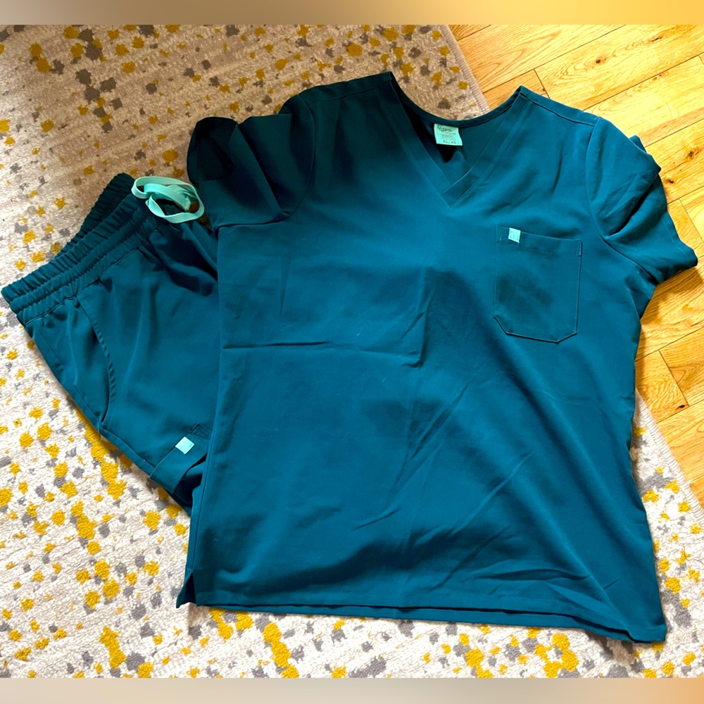 GARDE MALADE SCRUBS